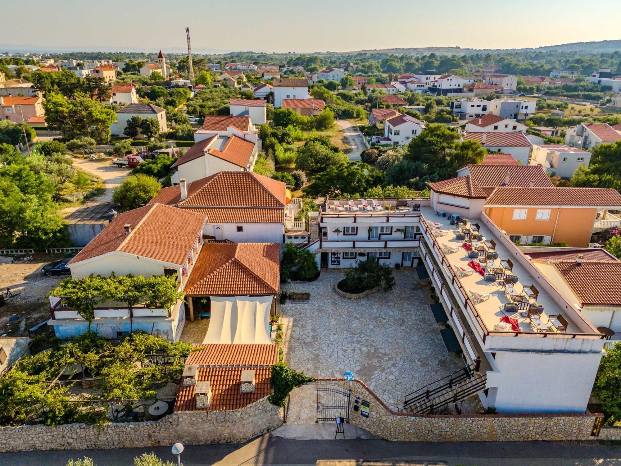 Guesthouse Kod Spavalice Vir Exterior foto