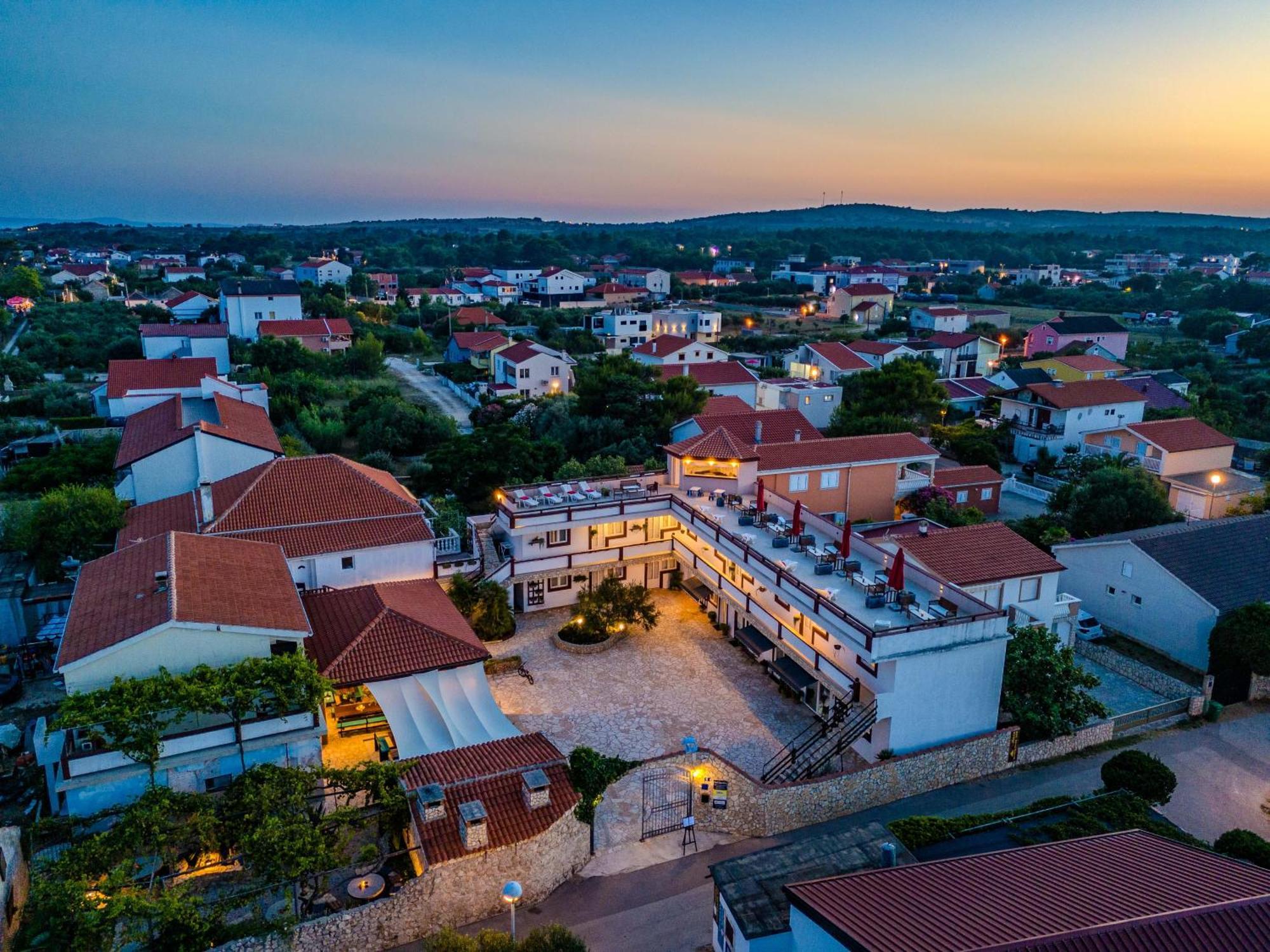 Guesthouse Kod Spavalice Vir Exterior foto